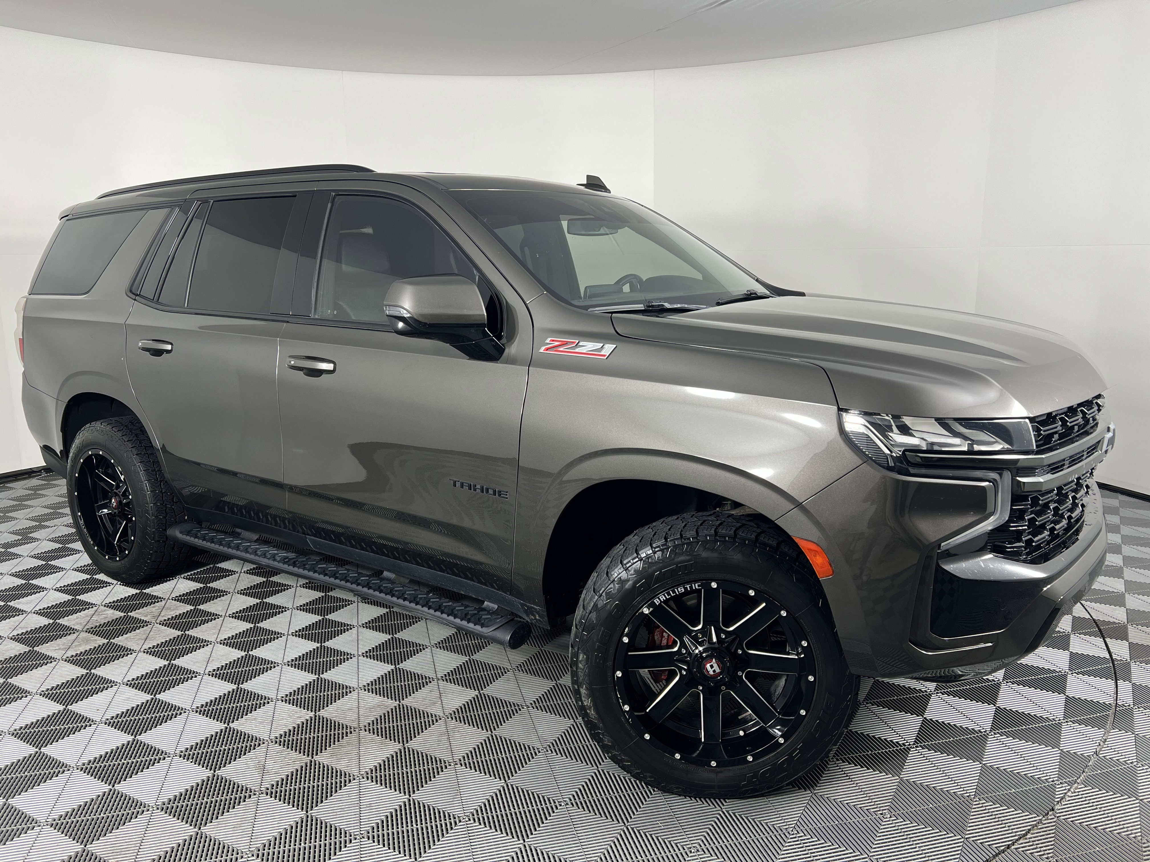 Used 2021 Chevrolet Tahoe Z71 w/ Z71 Signature Package image 2