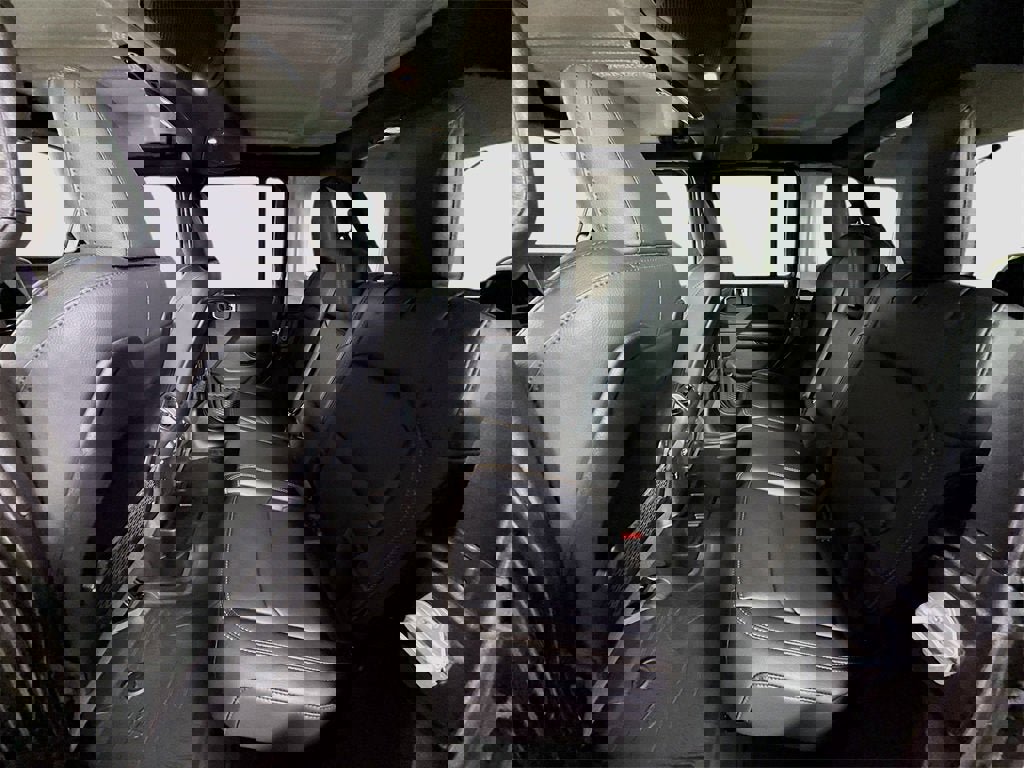 Used 2025 Jeep Wrangler Sahara w/ Safety Group image 16