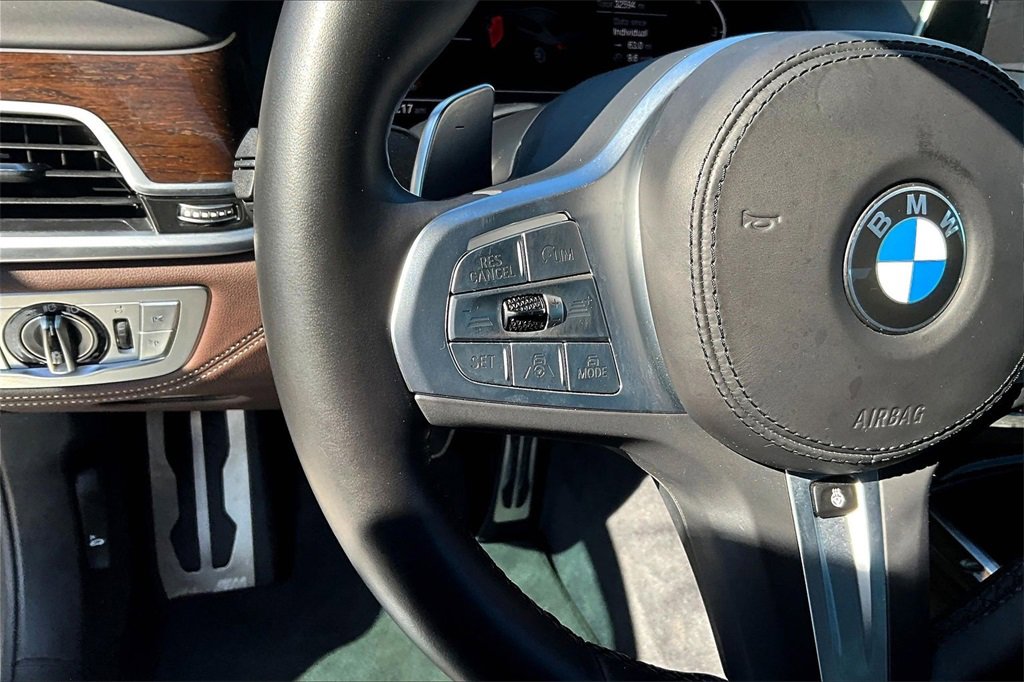 Used 2022 BMW 750i xDrive w/ Luxury Rear Seating Package image 10