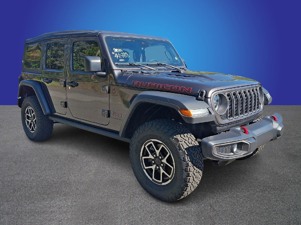 Used 2025 Jeep Wrangler Unlimited Rubicon w/ Convenience Group AWD/4WD image 3