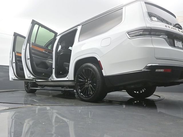 Used 2024 Jeep Grand Wagoneer L Series III image 63