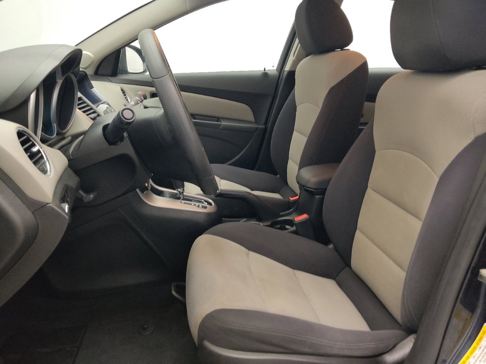 Used 2014 Chevrolet Cruze LS FWD image 17