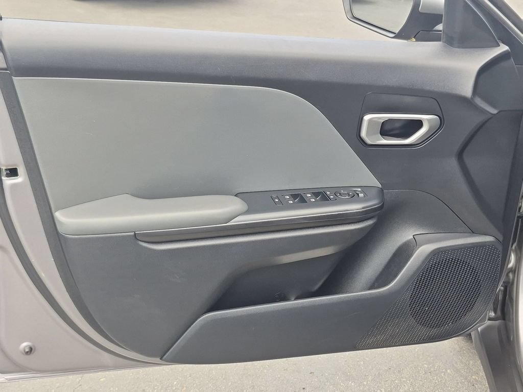Used 2025 Kia K4 FWD image 11