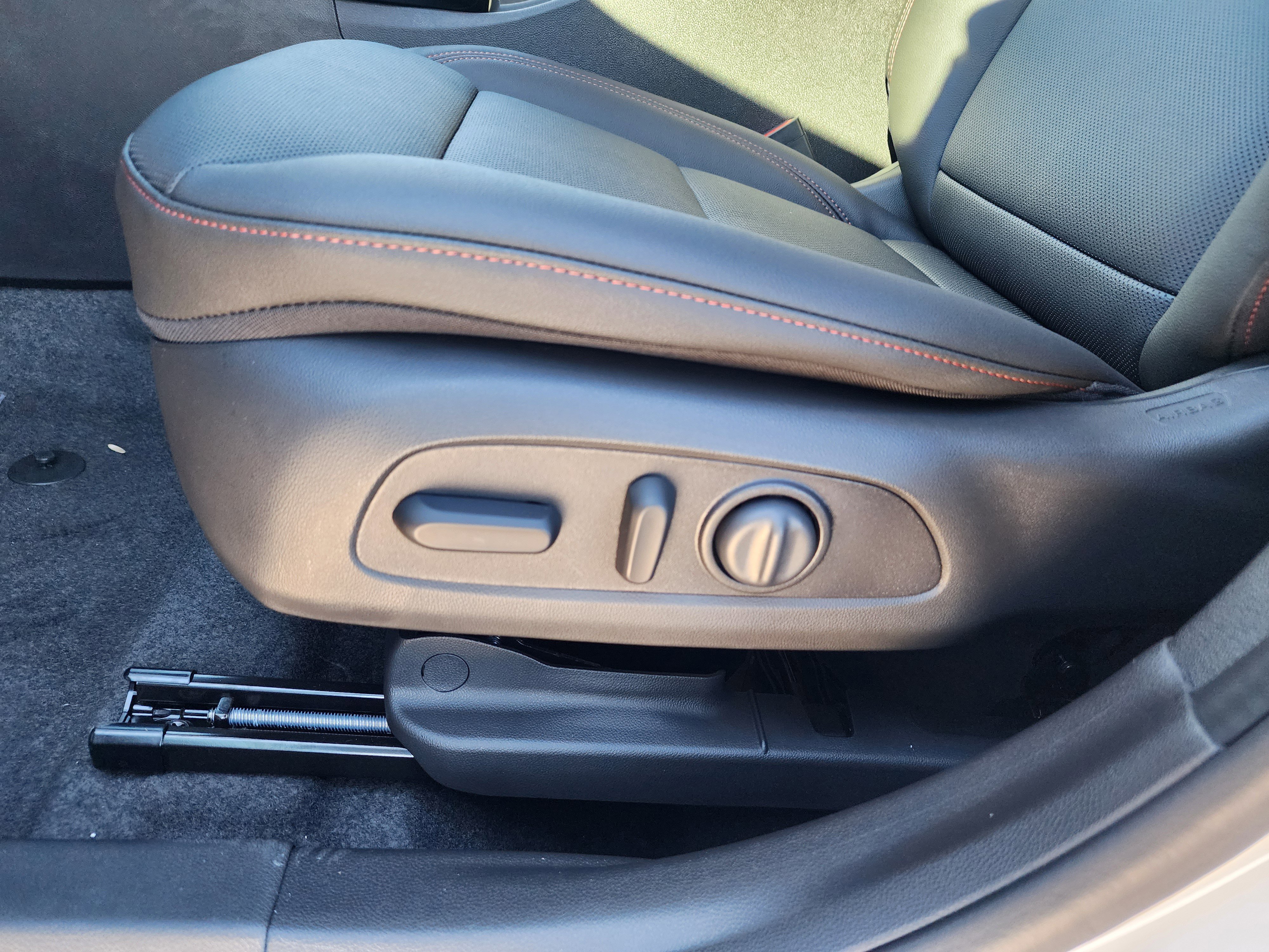 New 2026 Chevrolet Trax RS w/ Sunroof Package image 25