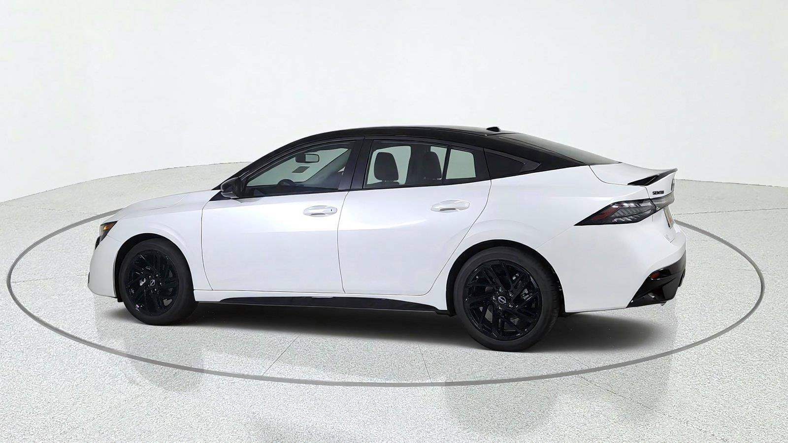 New 2027 Nissan Sentra SR w/ SR Premium Package FWD image 4