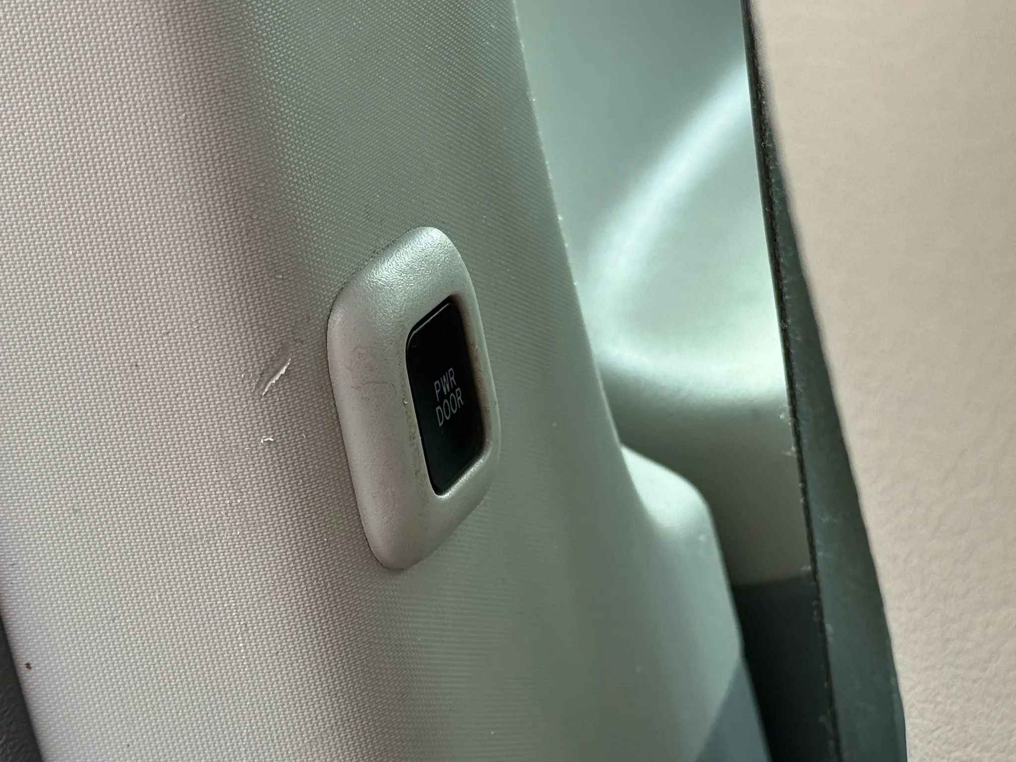 Used 2012 Toyota Sienna XLE FWD image 22
