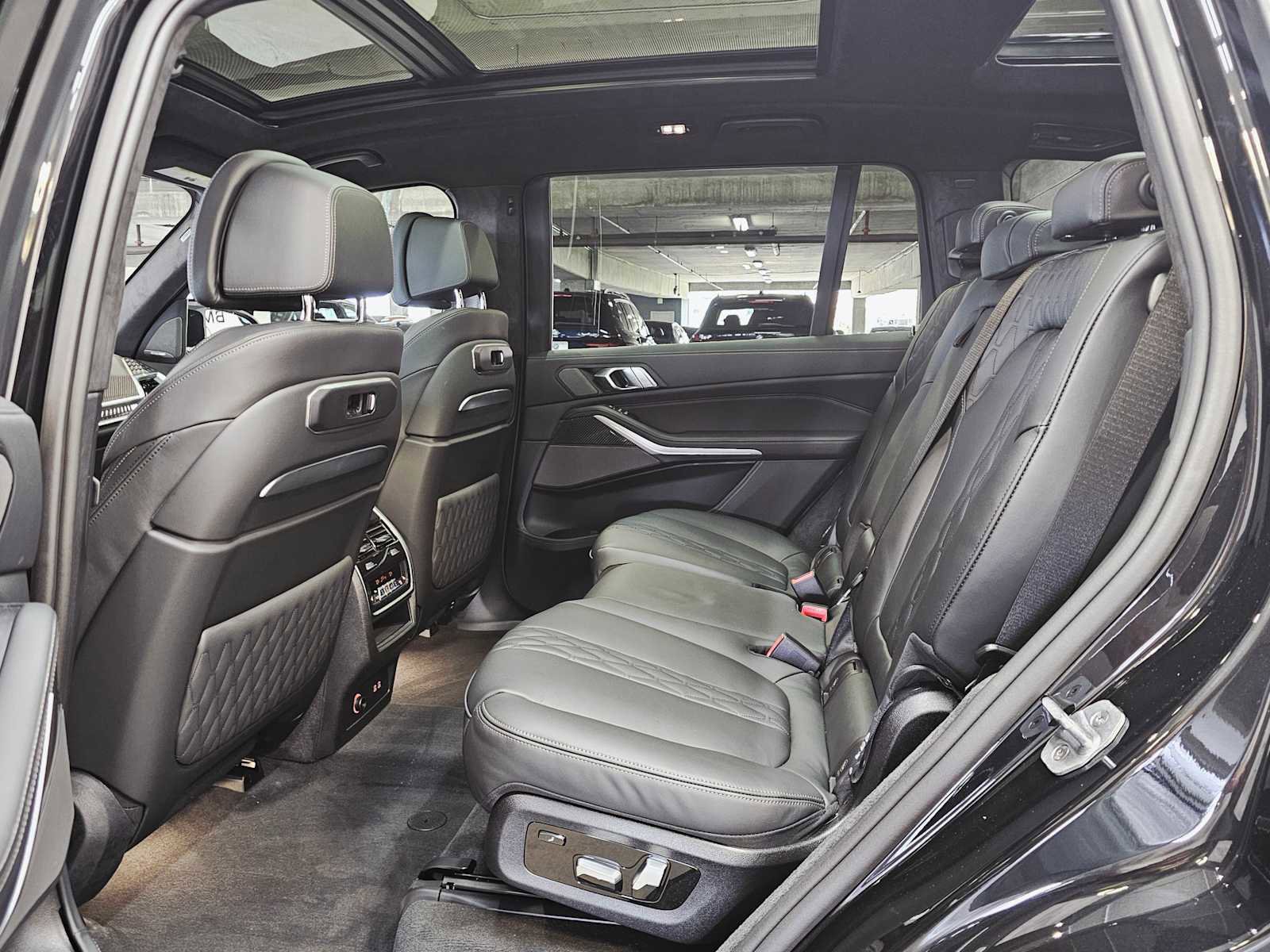 New 2026 BMW X7 M60i image 25