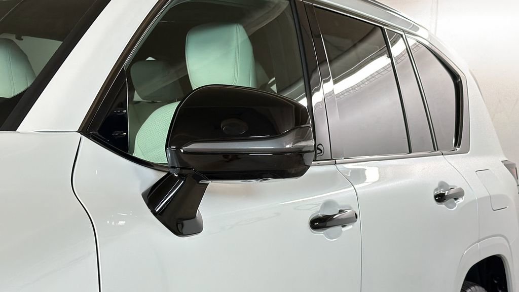Certified 2024 Lexus LX 600 4WD w/ Appearance Package image 5