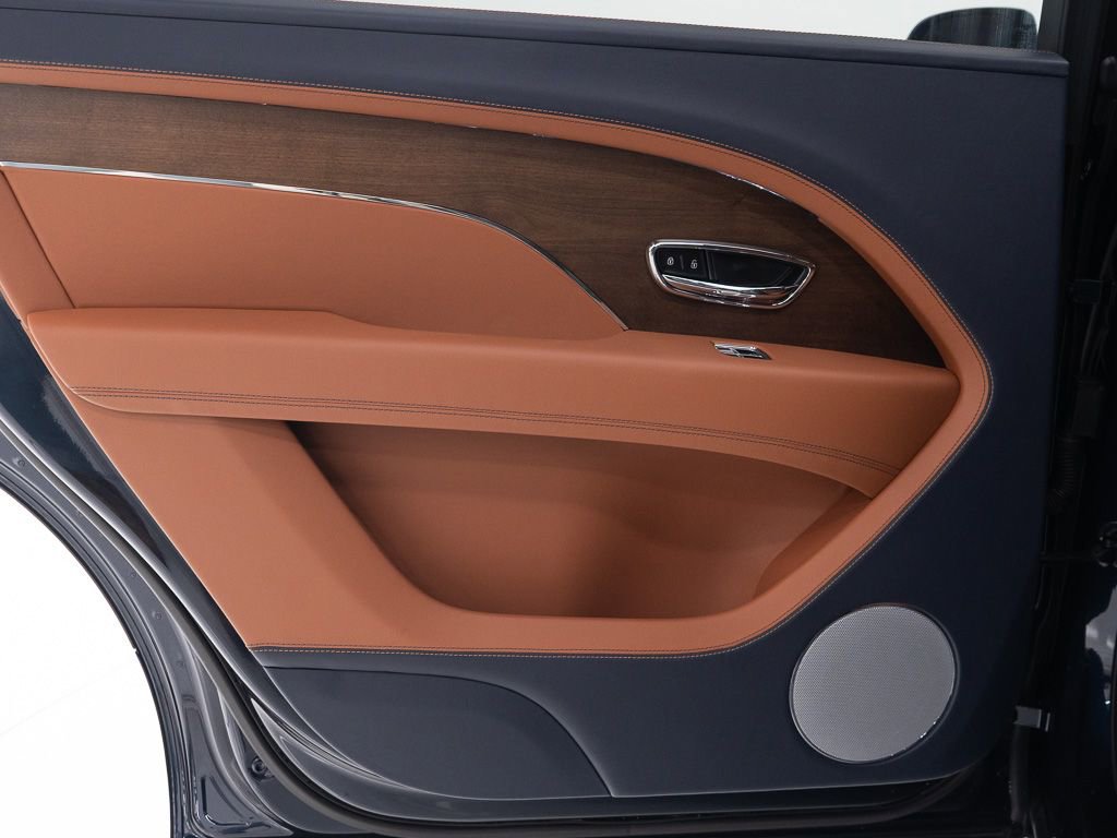Certified 2023 Bentley Bentayga Extended Wheelbase AWD/4WD image 22