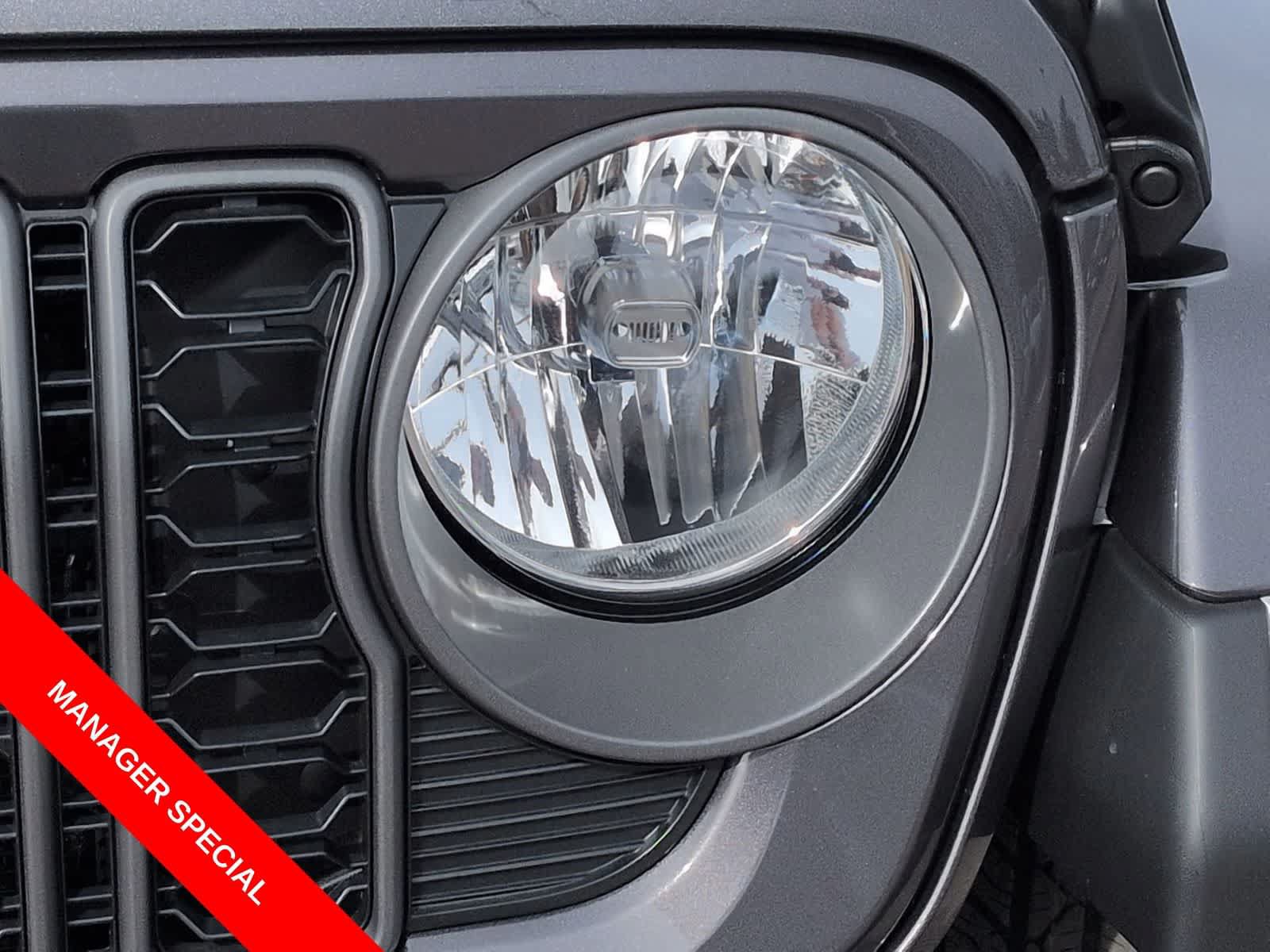 New 2026 Jeep Gladiator Sport AWD/4WD image 3