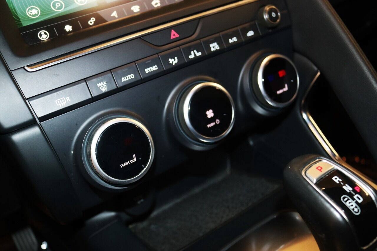 Used 2020 Jaguar E-PACE SE AWD/4WD image 44