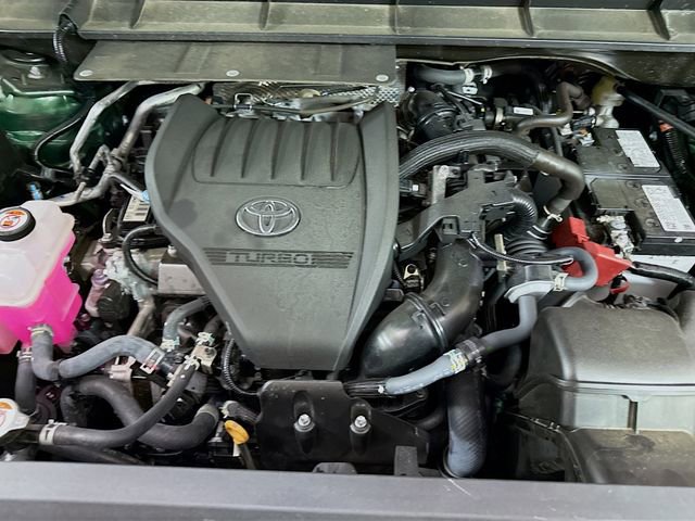 Used 2024 Toyota Highlander XLE image 32