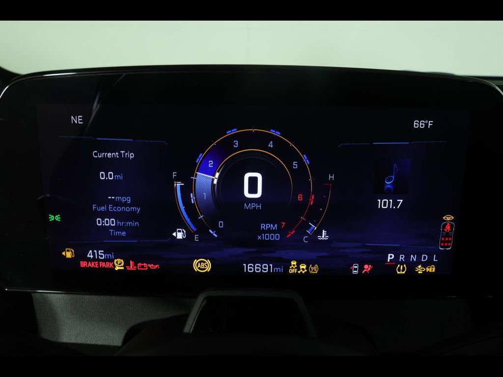 Used 2024 Chevrolet Traverse LT w/ Enhanced Driving Package FWD image 50
