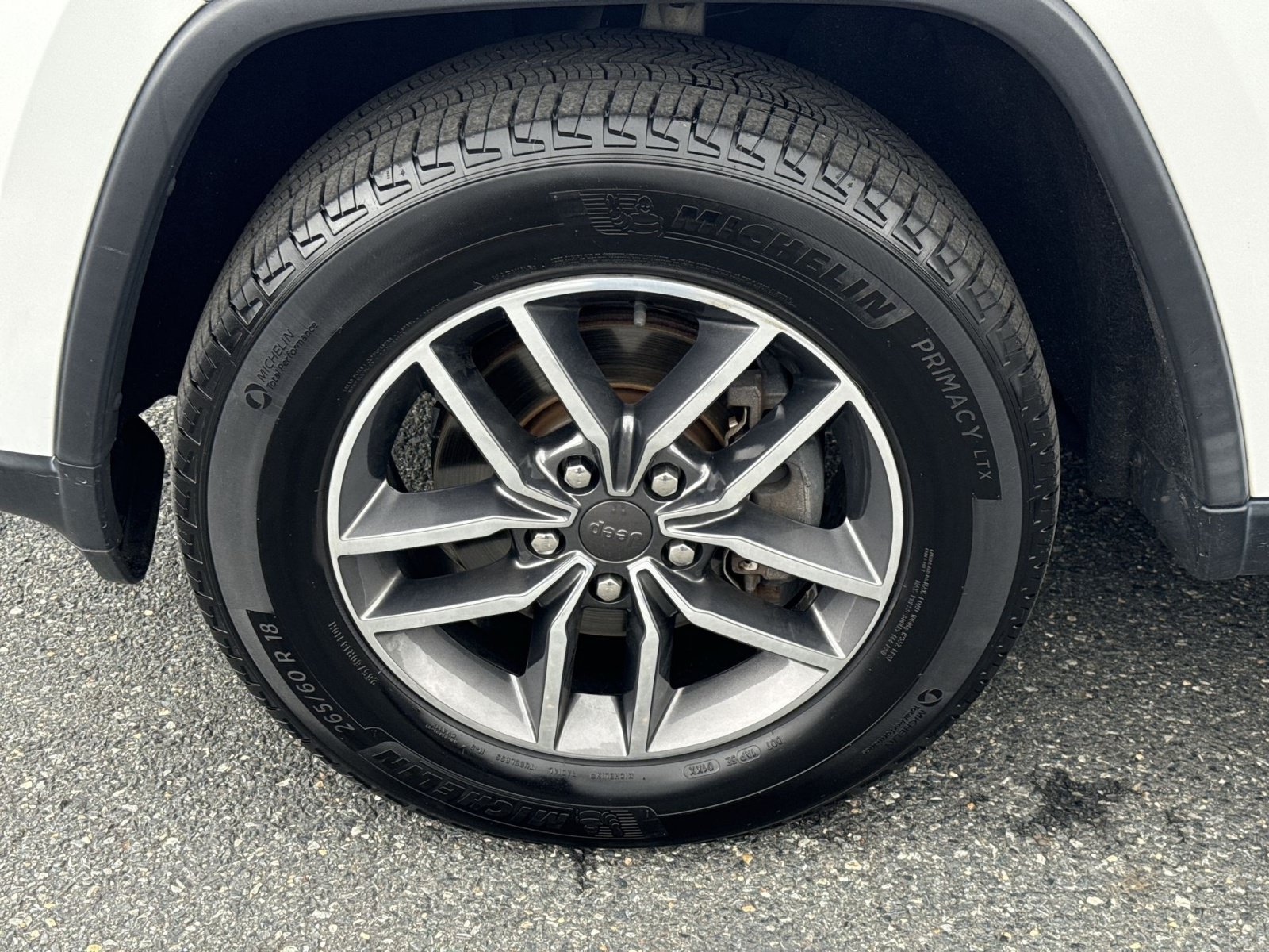 Used 2019 Jeep Grand Cherokee Limited AWD/4WD image 13