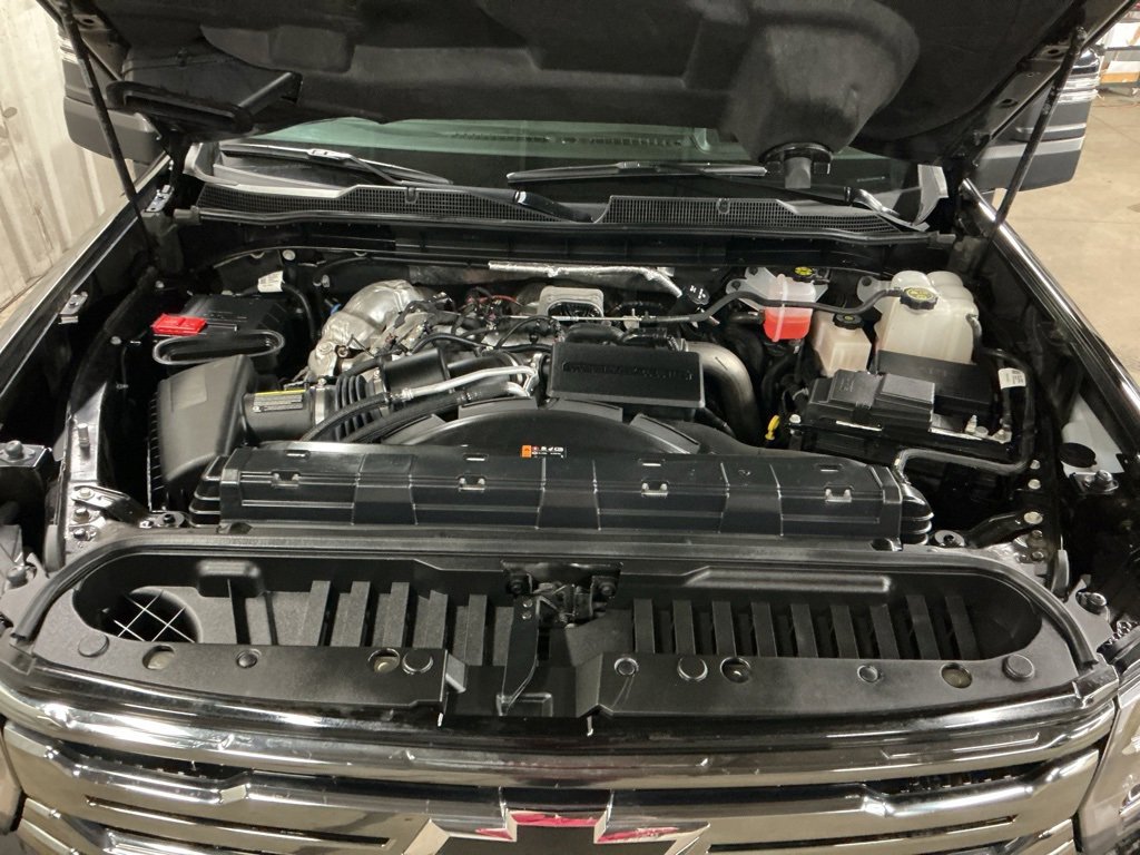 Used 2024 Chevrolet Silverado 2500 High Country w/ High Country Premium Package image 3