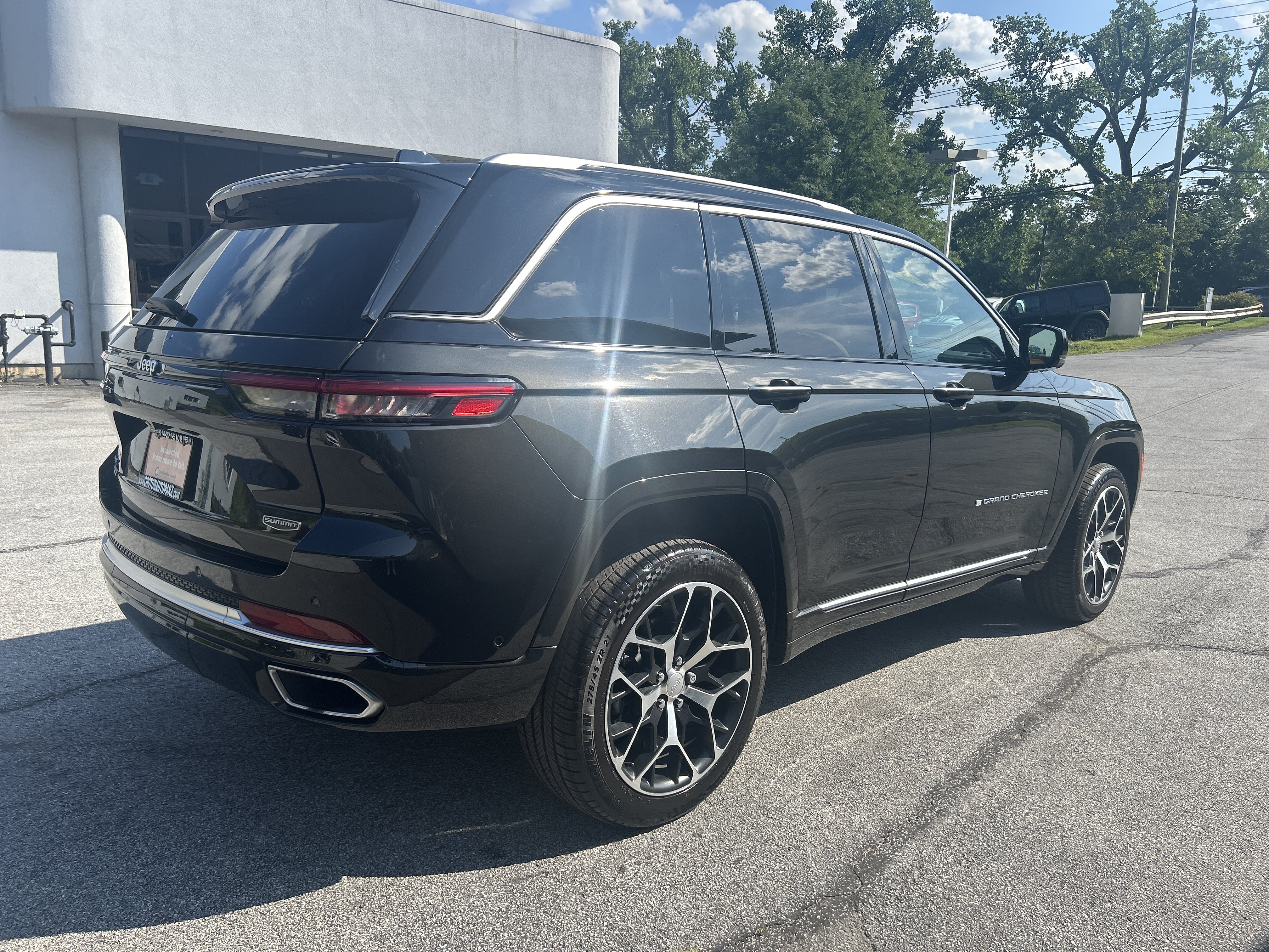 Certified 2023 Jeep Grand Cherokee Summit AWD/4WD image 7