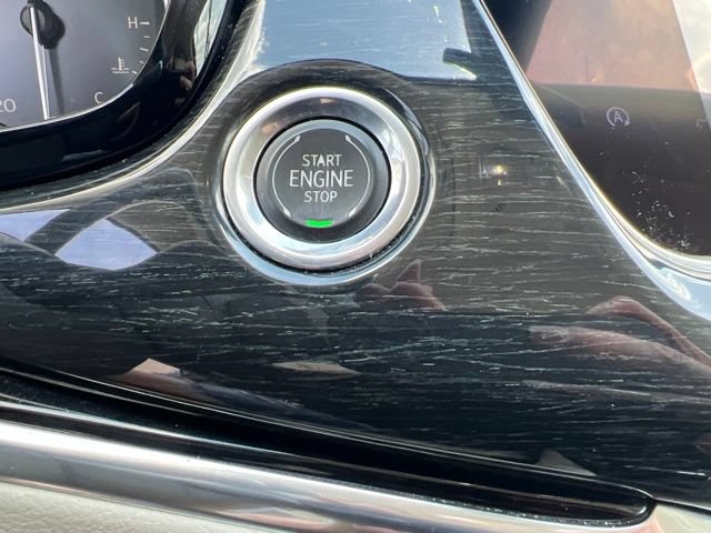 Used 2020 Cadillac XT6 Premium Luxury w/ LPO, Floor Liner Package FWD image 17