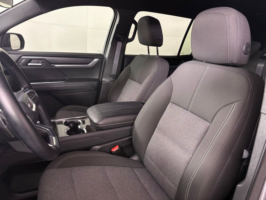 Used 2025 GMC Acadia Elevation image 19