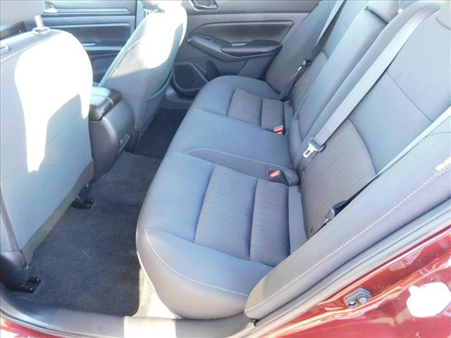 Used 2025 Nissan Altima 2.5 SV FWD image 24