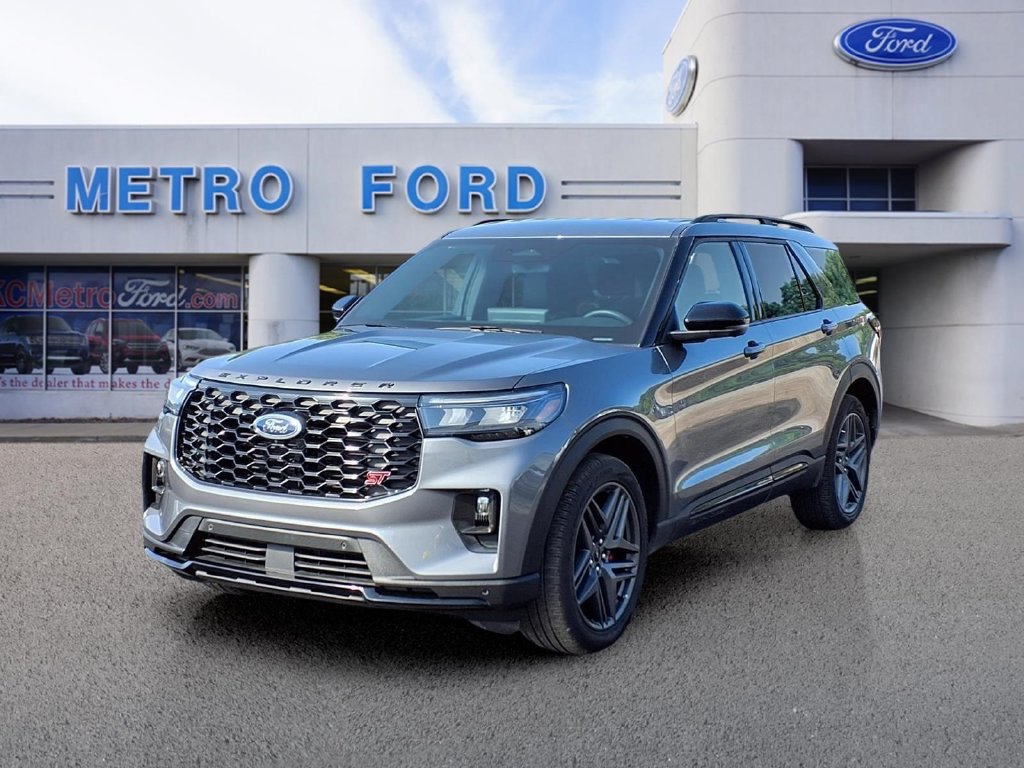 Used 2025 Ford Explorer ST AWD/4WD image 7