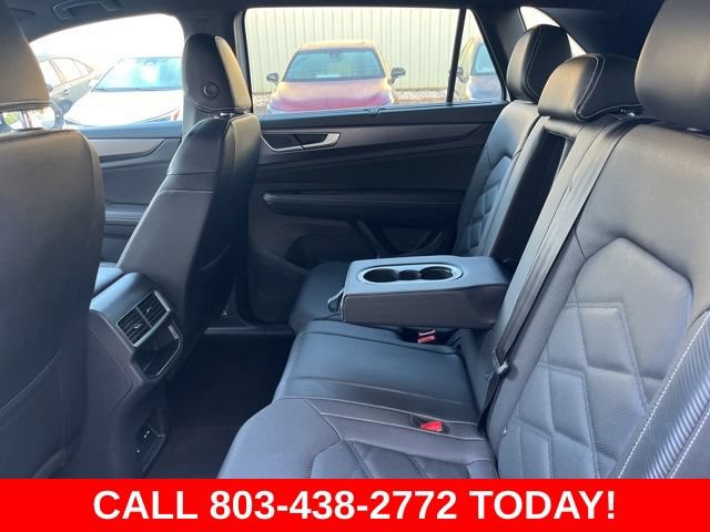 Used 2024 Volkswagen Atlas Cross Sport SE FWD image 12