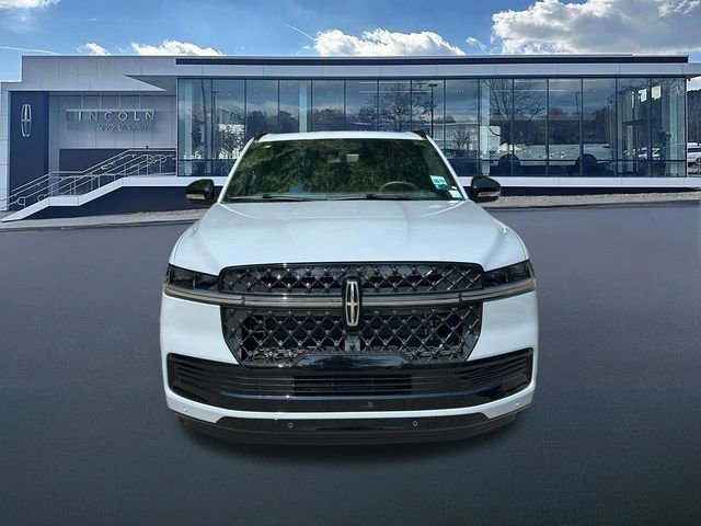 New 2026 Lincoln Navigator L Reserve AWD/4WD image 2