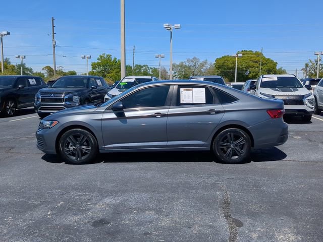 Used 2022 Volkswagen Jetta SE image 9