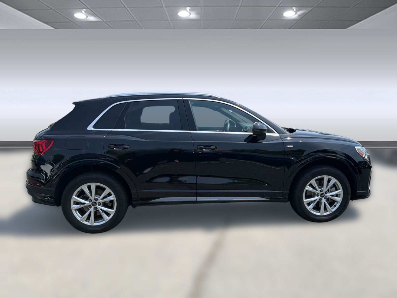 Certified 2025 Audi Q3 2.0T Premium w/ Convenience Package AWD/4WD image 8