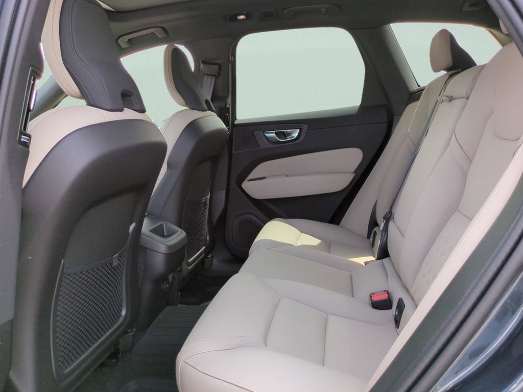 New 2026 Volvo XC60 B5 Plus AWD/4WD image 9