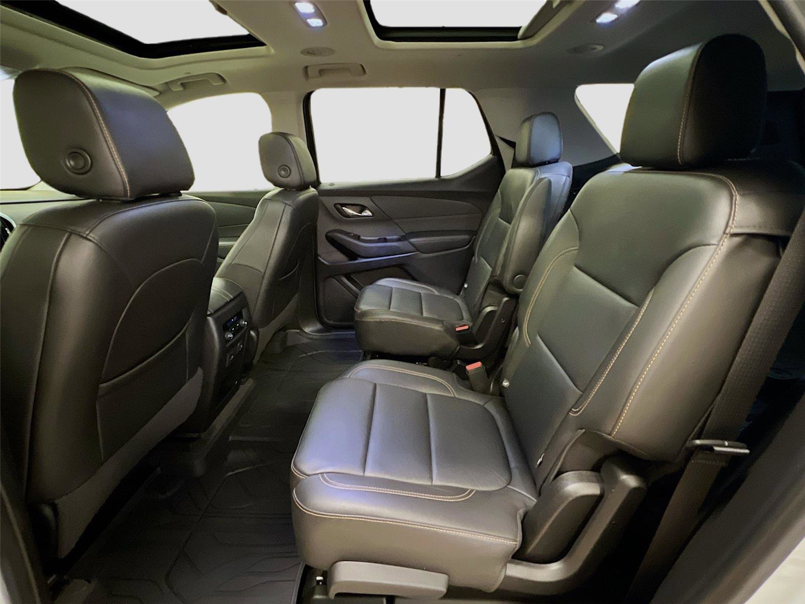 Used 2020 Chevrolet Traverse RS image 27