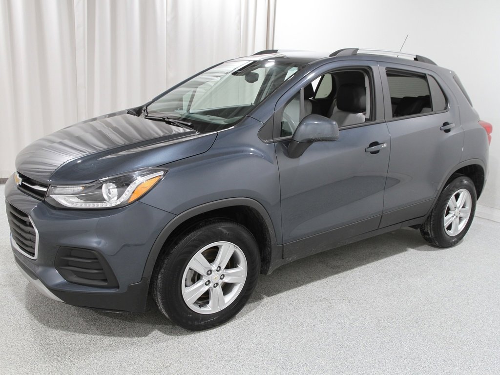 Certified 2022 Chevrolet Trax LT w/ LT Convenience Package image 3