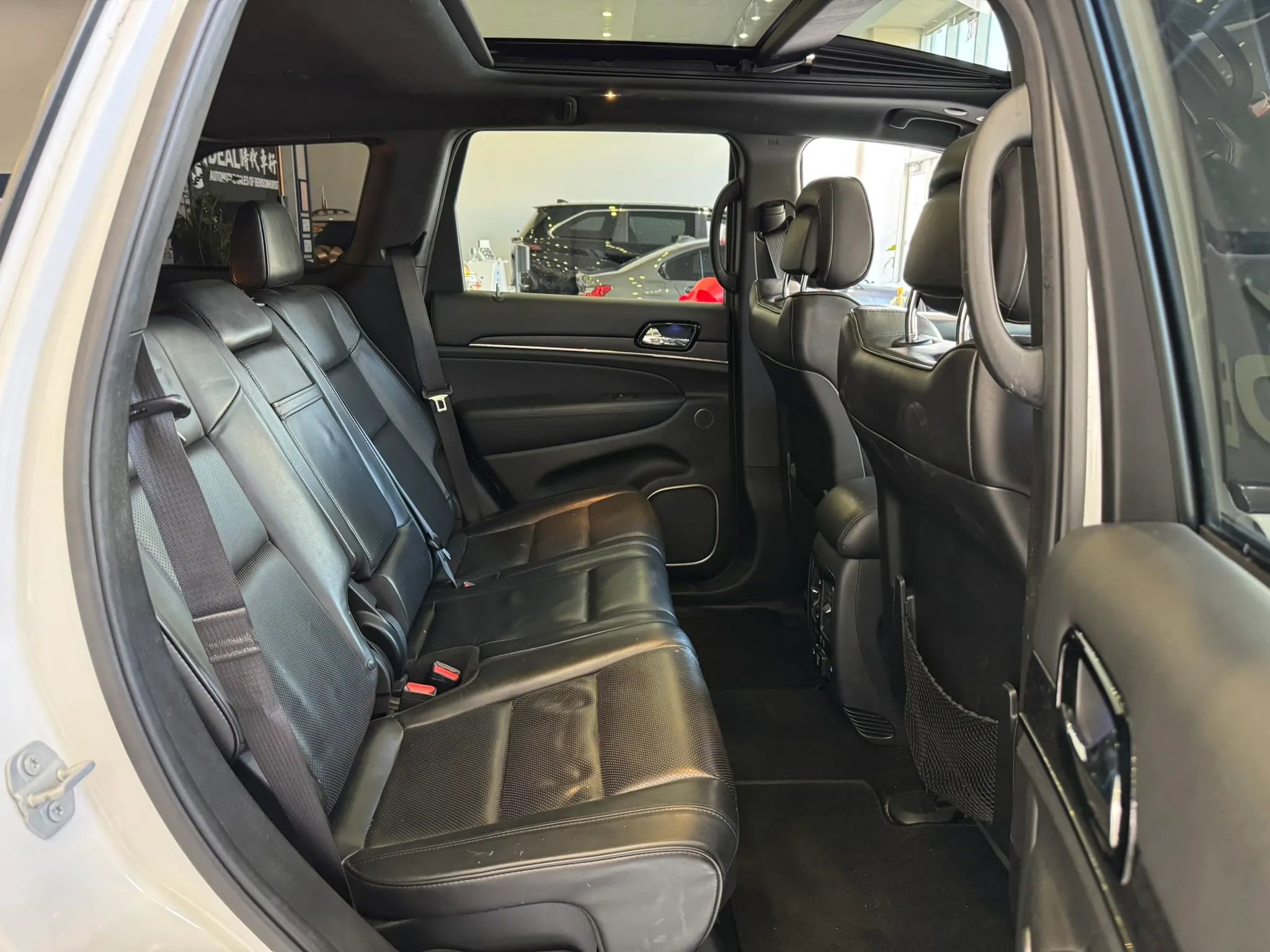 Used 2019 Jeep Grand Cherokee High Altitude AWD/4WD image 26