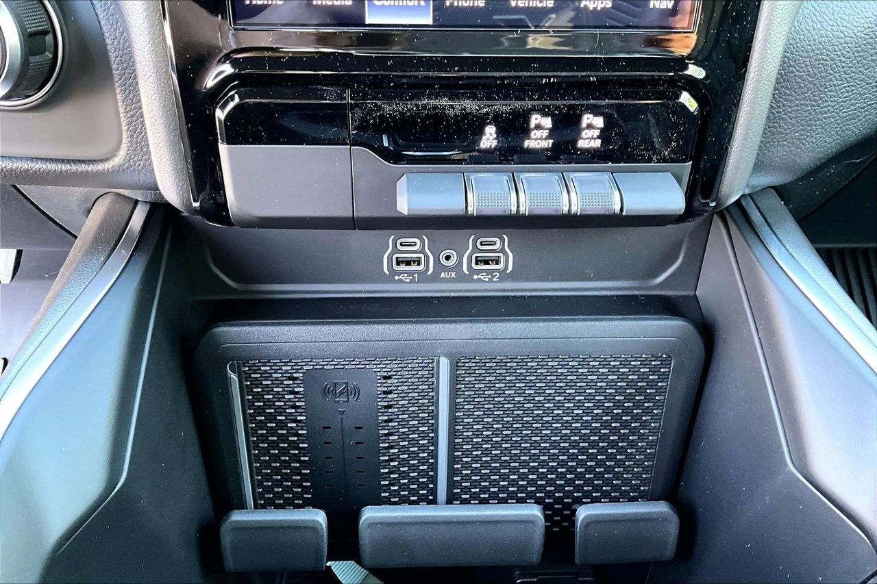 New 2026 RAM 1500 4x4 Crew Cab image 26