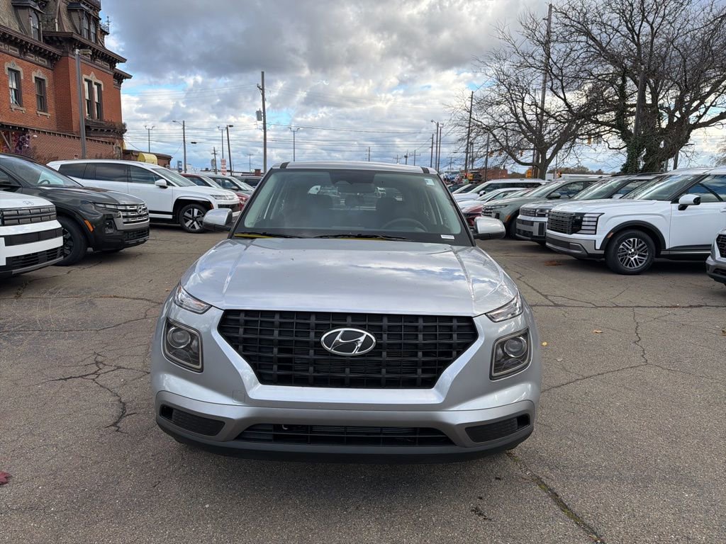 New 2026 Hyundai Venue SE image 2