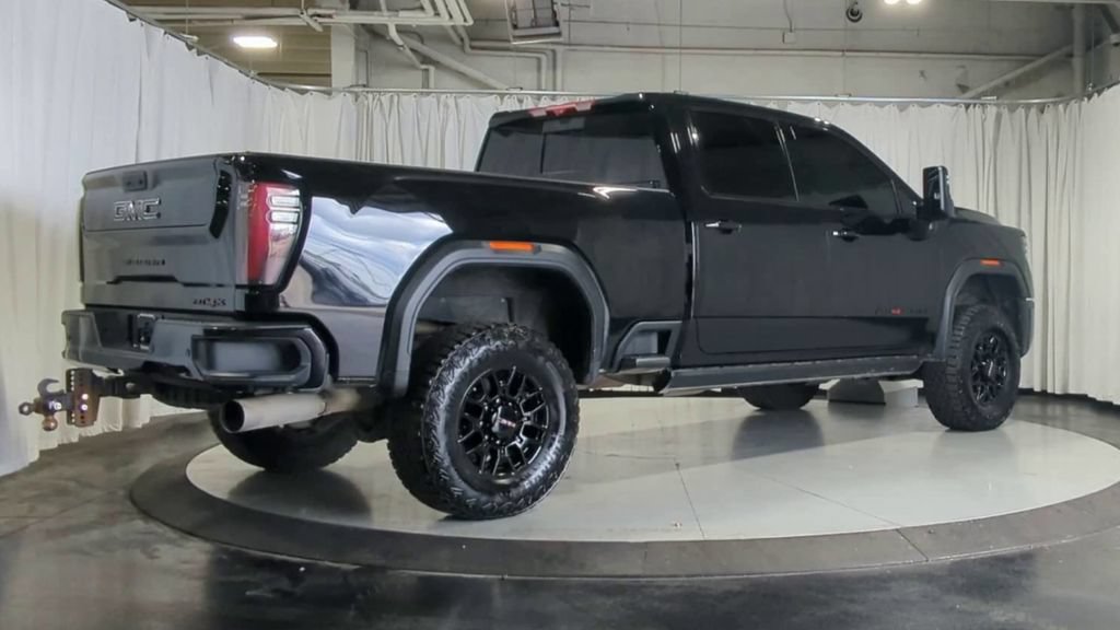 Used 2025 GMC Sierra 2500 AT4X AWD/4WD image 8