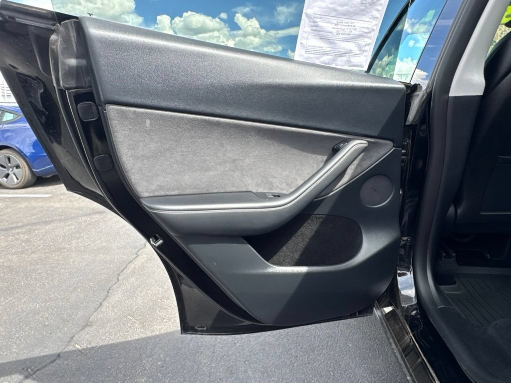 Used 2024 Tesla Model Y Long Range AWD/4WD image 13