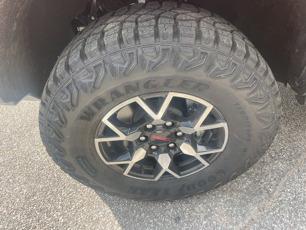 New 2026 GMC Canyon AT4X image 9