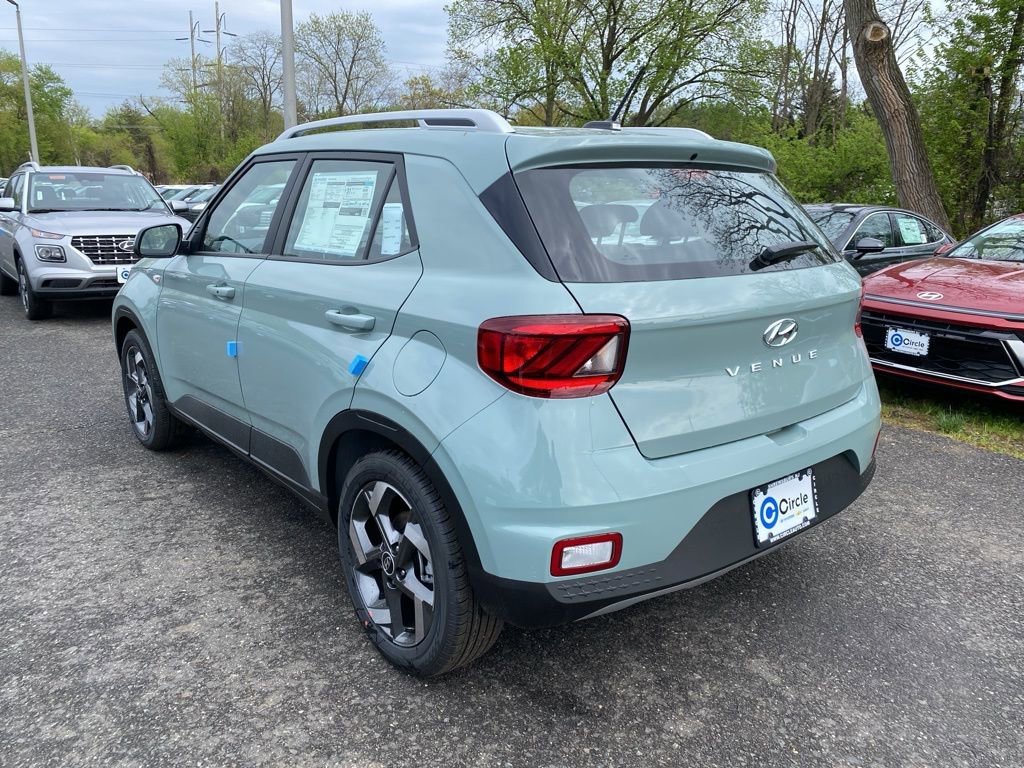 New 2026 Hyundai Venue SEL FWD image 8