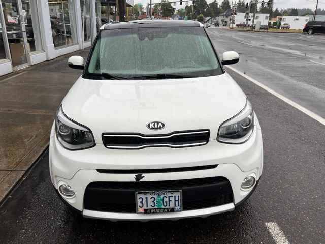 Used 2017 Kia Soul + w/ Primo Package FWD image 2