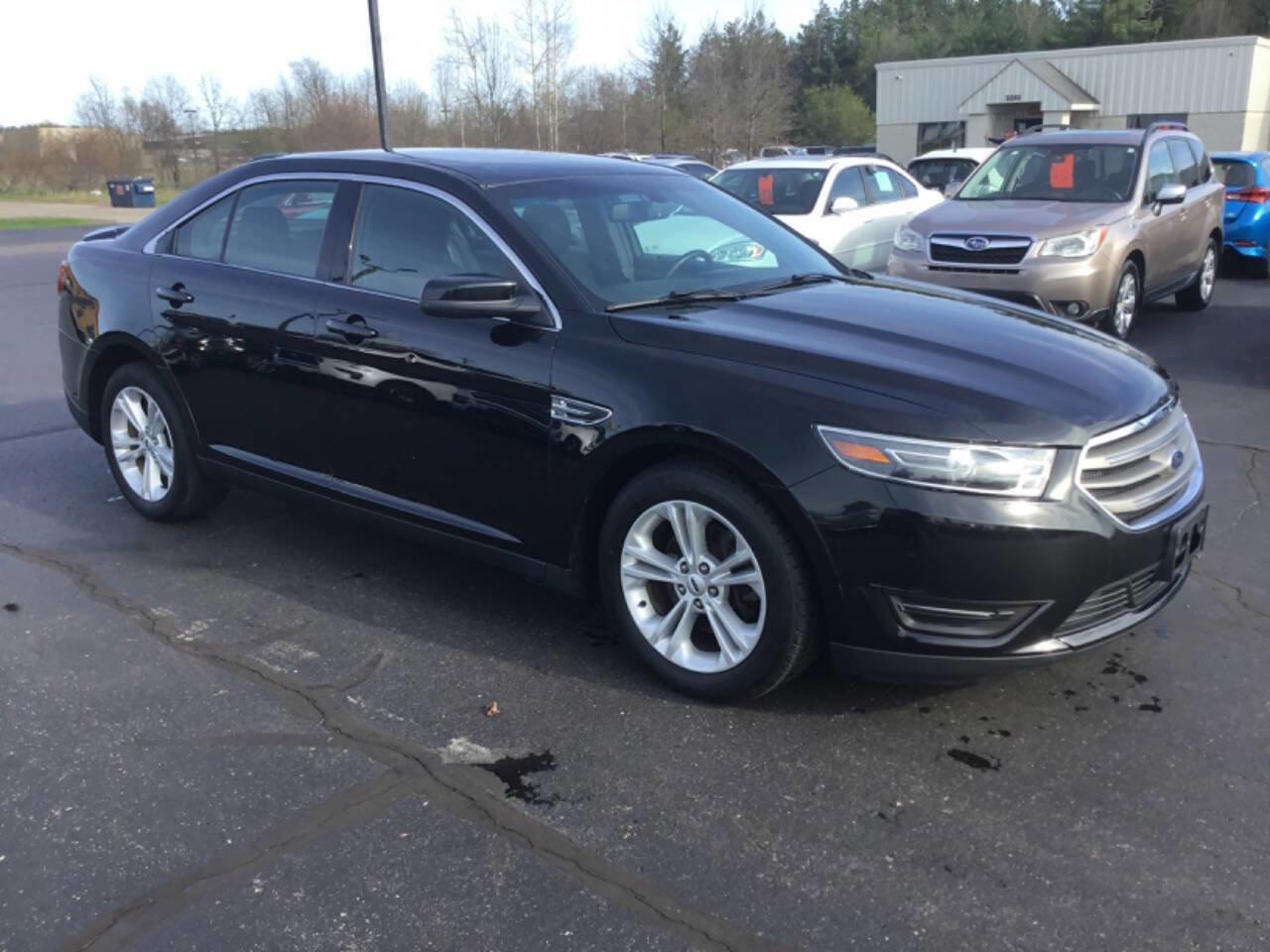 Used 2016 Ford Taurus SEL image 7