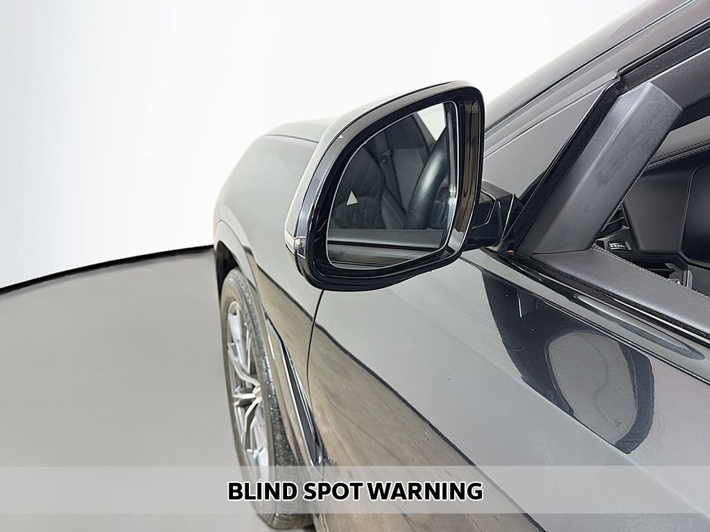 Used 2023 BMW X6 xDrive40i w/ Executive Package image 6