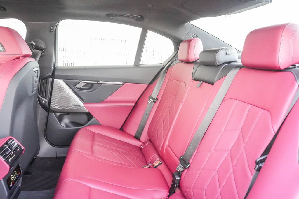 Used 2026 BMW 530i RWD image 18