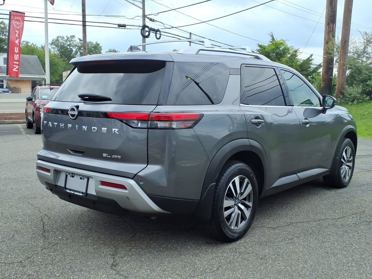 Used 2024 Nissan Pathfinder SL AWD/4WD image 6