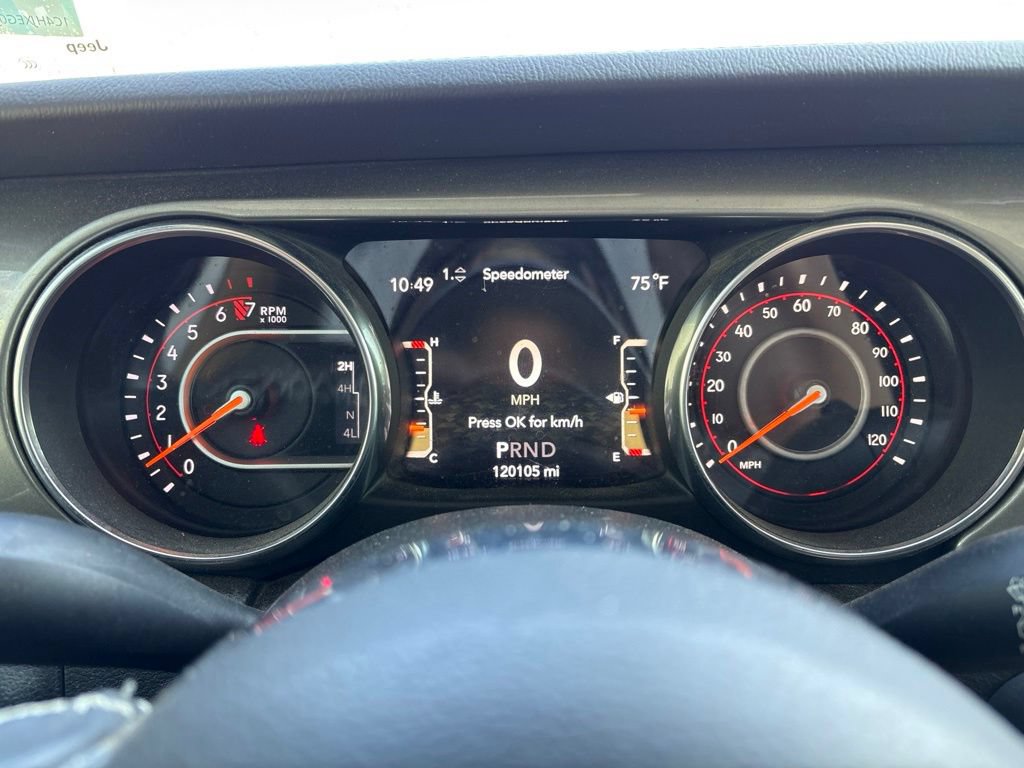 Used 2018 Jeep Wrangler Unlimited Sahara w/ Uconnect 4C Nav & Sound Group AWD/4WD image 22