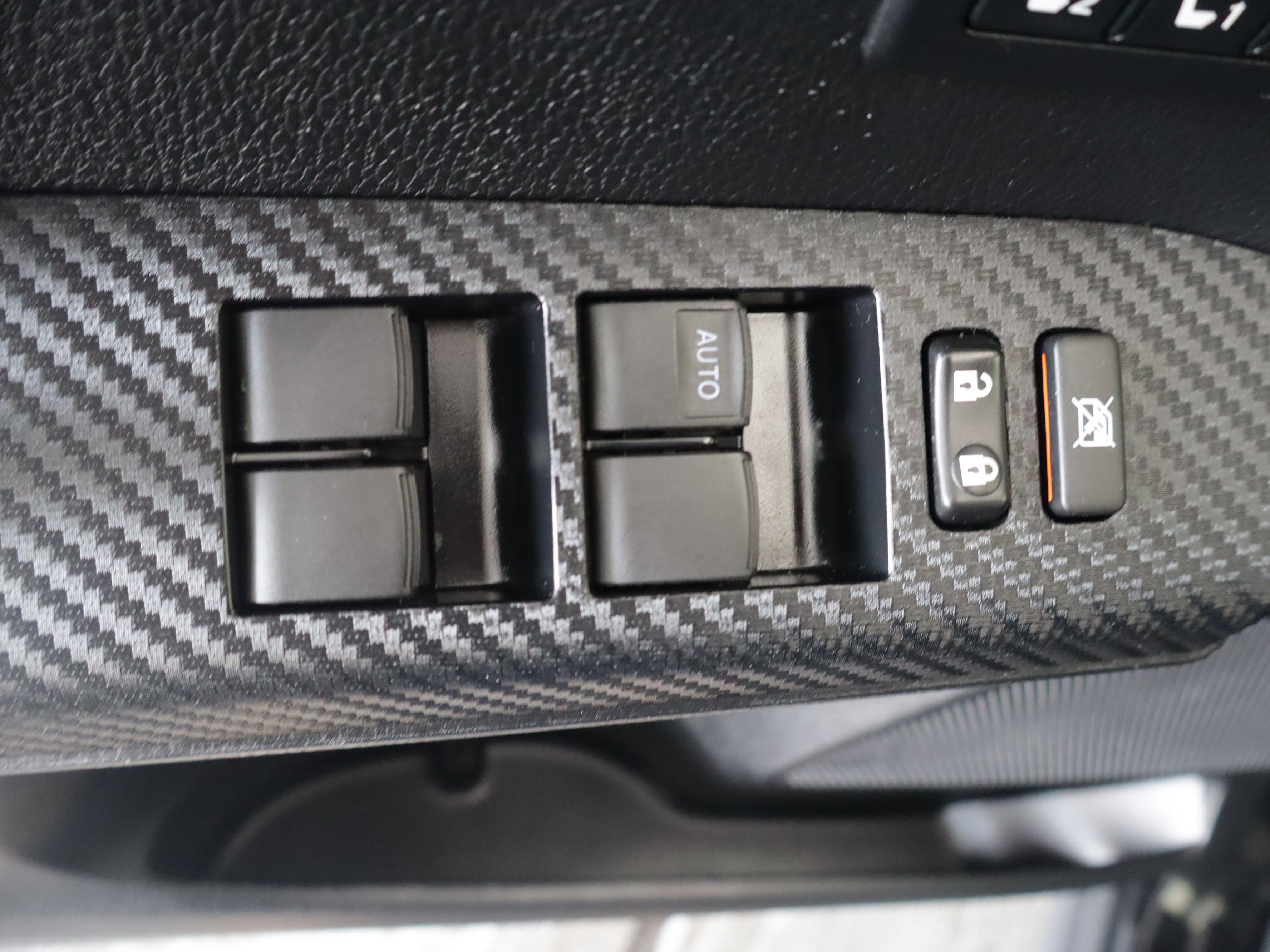 Used 2015 Toyota RAV4 Limited w/ Technology Package image 13