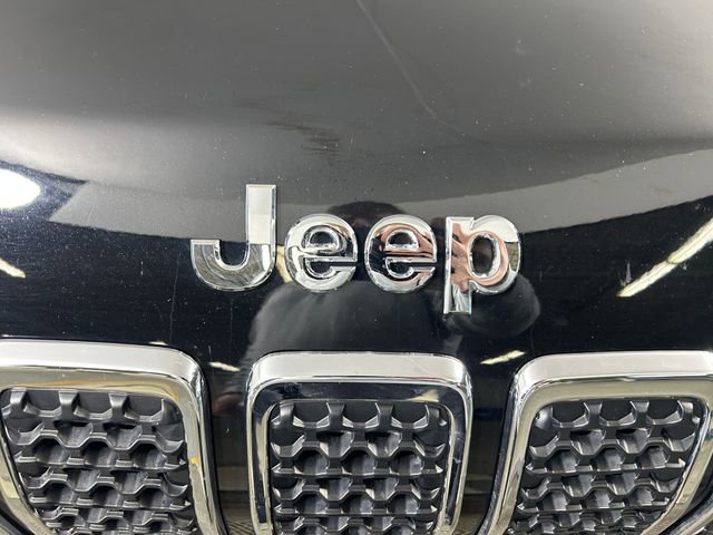 Used 2020 Jeep Cherokee Latitude Plus image 10