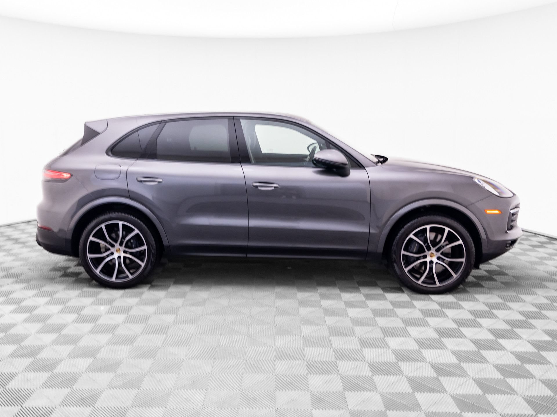 Certified 2023 Porsche Cayenne AWD/4WD image 7