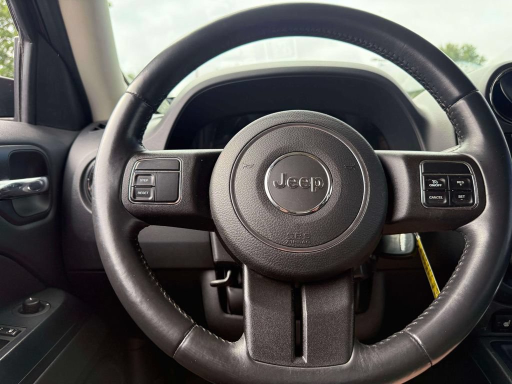 Used 2015 Jeep Patriot Latitude FWD image 15