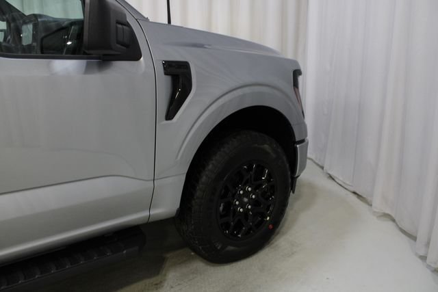 New 2026 Ford F150 XLT w/ XLT Black Appearance Package AWD/4WD image 26