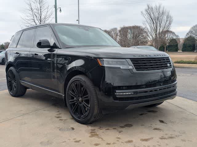 Used 2025 Land Rover Range Rover SE AWD/4WD image 3